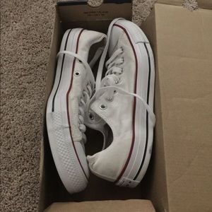 Converse Sz 9 men 11 women